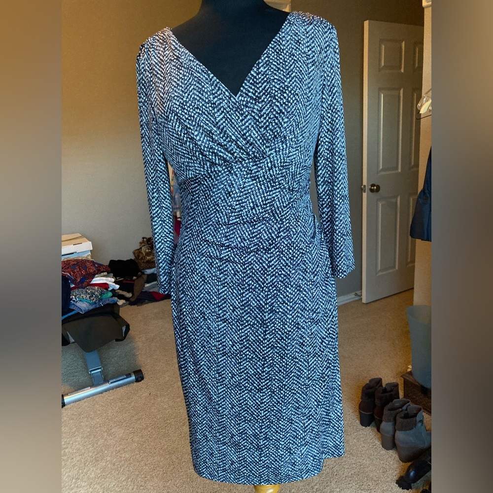 Ralph Lauren vneck, ruched long sleeve black and white dress, size 8